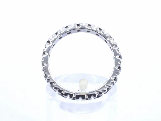 Witgouden alliance ring met zwarte diamanten - afbeelding 6 van  8