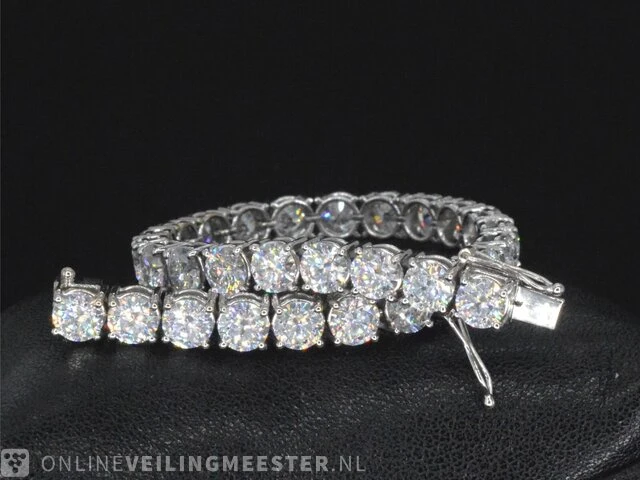 Witgouden armband met 18.00 carat briljanten - afbeelding 1 van  8
