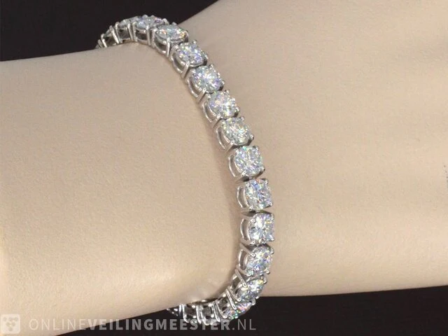 Witgouden armband met 18.00 carat briljanten - afbeelding 2 van  8