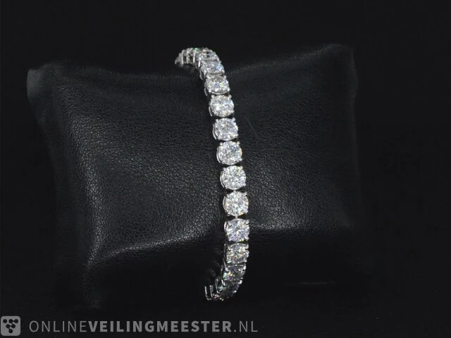 Witgouden armband met 18.00 carat briljanten - afbeelding 4 van  8