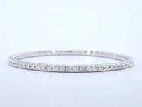 Witgouden armband met briljant geslepen diamanten en een onzichtbare sluiting