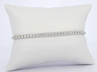 Witgouden armband met briljant geslepen diamanten en een onzichtbare sluiting - afbeelding 4 van  7