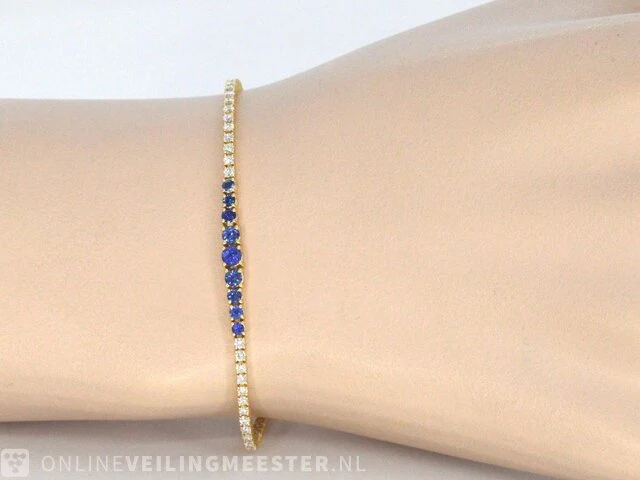 Witgouden armband met briljant geslepen diamanten en saffieren - afbeelding 2 van  8