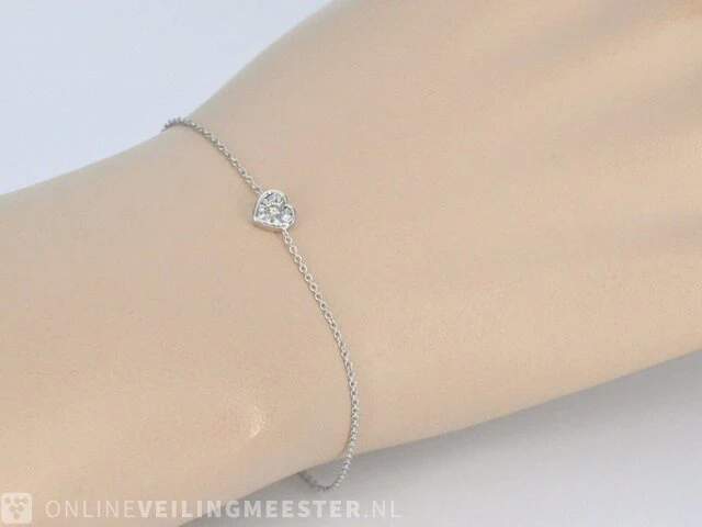 Witgouden armband met diamanten hartje 0.10 carat - afbeelding 2 van  8