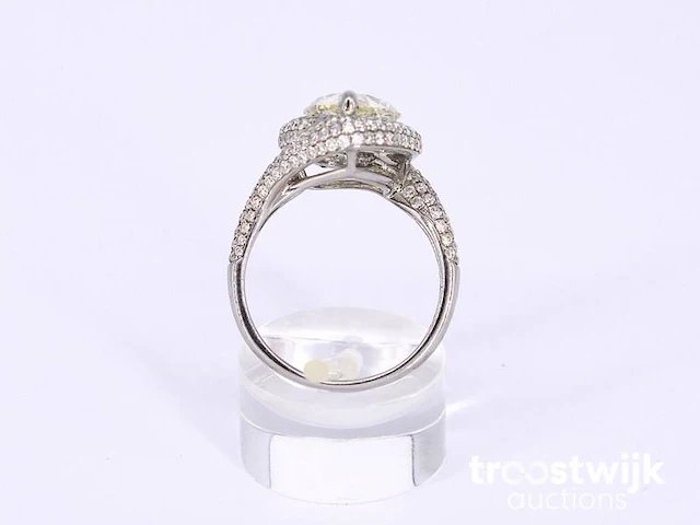 Witgouden bijzondere diamanten ring met een pear shape diamant van 3.00 carat - afbeelding 5 van  7