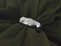 Witgouden brede ring met een grote diamant - afbeelding 1 van  8