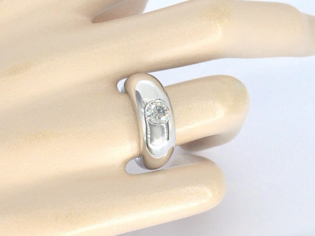 Witgouden brede ring met een grote diamant - afbeelding 2 van  8