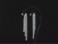 Witgouden chandelier oorbellen met hoge kwaliteit diamanten - afbeelding 4 van  8