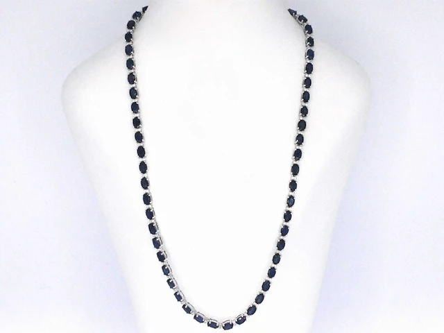 Witgouden collier met diamanten en saffier - afbeelding 3 van  10