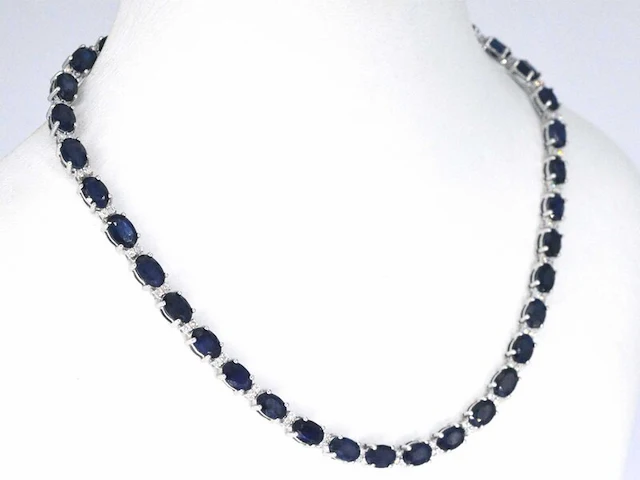 Witgouden collier met diamanten en saffier - afbeelding 5 van  10