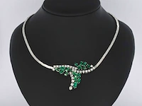 Witgouden collier met diamanten en smaragden - afbeelding 2 van  9