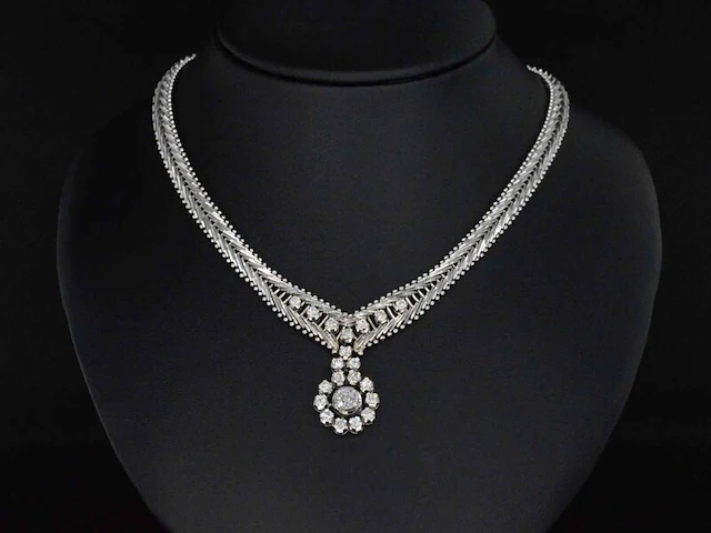 Witgouden collier met diamanten - afbeelding 1 van  8
