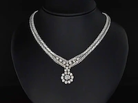 Witgouden collier met diamanten