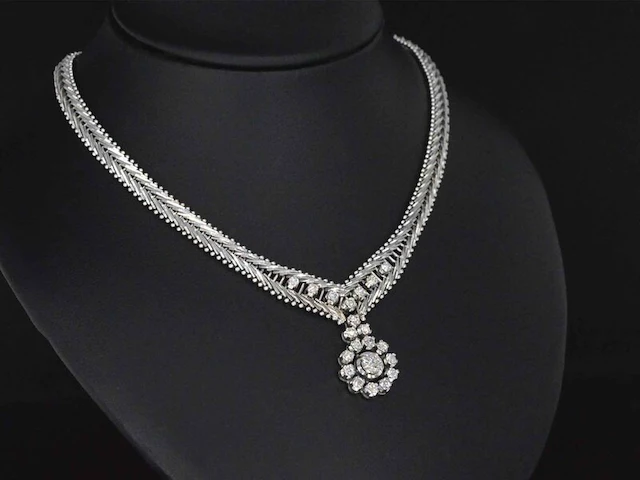 Witgouden collier met diamanten - afbeelding 3 van  8