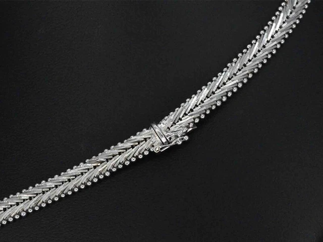 Witgouden collier met diamanten - afbeelding 5 van  8
