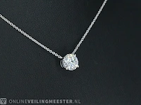 Witgouden collier met een diamant van 0.70 carat