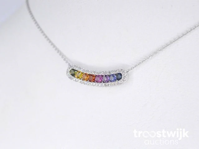 Witgouden collier met multi colour saffieren en diamanten in een rij gezet - afbeelding 2 van  6