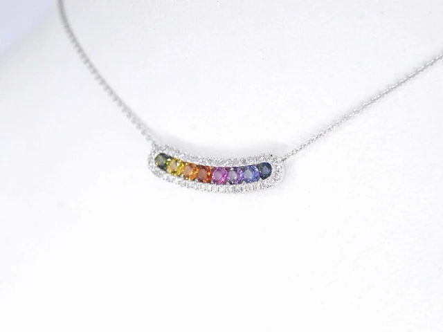Witgouden collier met multi colour saffieren en diamanten in een rij gezet - afbeelding 2 van  8