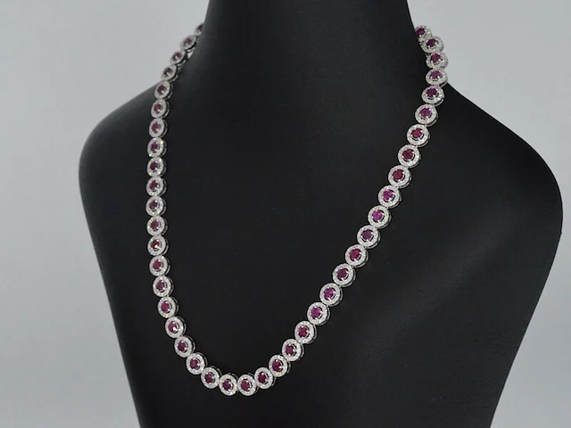 Witgouden collier volledig met witte diamanten en robijnen 15.00 carat - afbeelding 3 van  11