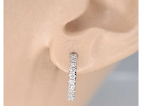 Witgouden creolen met diamanten - afbeelding 2 van  5