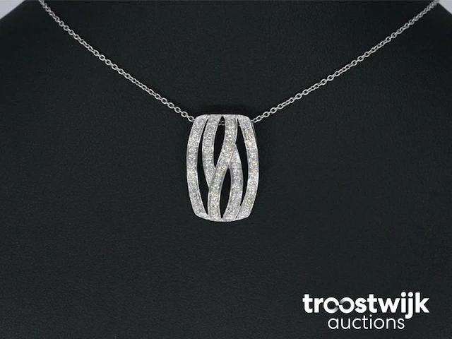 Witgouden design hanger met briljanten diamanten - afbeelding 2 van  7