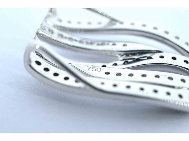Witgouden design hanger met briljanten diamanten - afbeelding 7 van  9