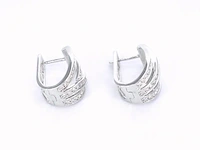 Witgouden design oorbellen met briljanten diamanten - afbeelding 6 van  8