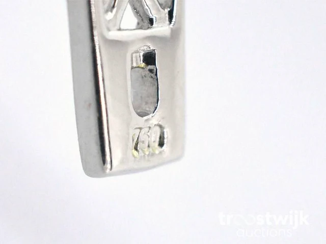 Witgouden design oorbellen met briljanten diamanten - afbeelding 8 van  8