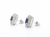 Witgouden design oorbellen met diamanten en saffier - afbeelding 4 van  9
