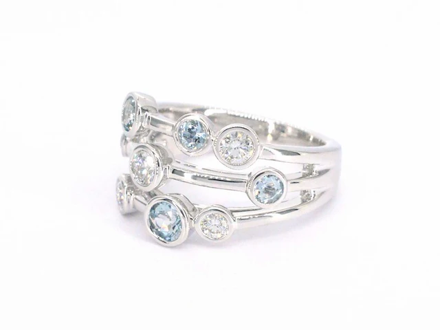 Witgouden design ring met aquamarijn en diamant - afbeelding 10 van  11