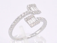 Witgouden design ring met briljant en baguette - afbeelding 7 van  11