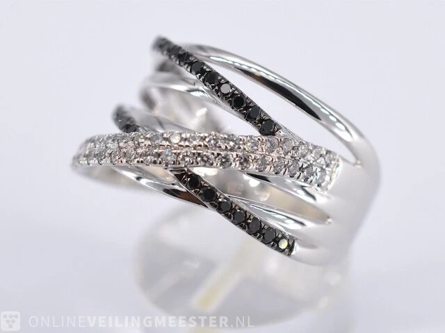 Witgouden design ring met witte en zwarte briljanten diamanten - afbeelding 4 van  8