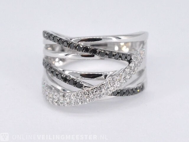 Witgouden design ring met witte en zwarte briljanten diamanten - afbeelding 6 van  8