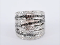 Witgouden design ring met witte en zwarte briljanten diamanten - afbeelding 7 van  10