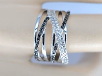 Witgouden design ring met witte en zwarte briljanten diamanten - afbeelding 3 van  8