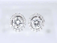 Witgouden diamanten entourage oorbellen van 1.50 carat