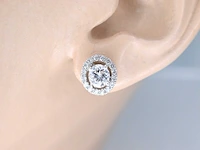 Witgouden diamanten entourage oorbellen van 1.50 carat - afbeelding 2 van  8