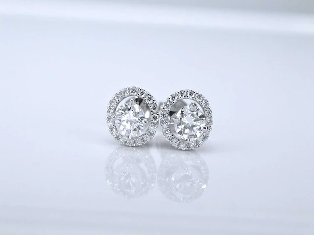 Witgouden diamanten entourage oorbellen van 1.50 carat - afbeelding 4 van  8
