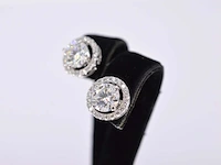 Witgouden diamanten entourage oorbellen van 1.80 carat - afbeelding 3 van  9