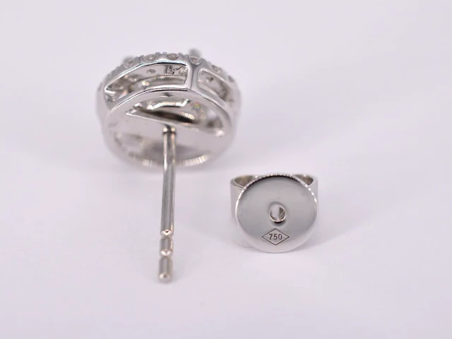 Witgouden diamanten entourage oorbellen van 1.80 carat - afbeelding 7 van  9