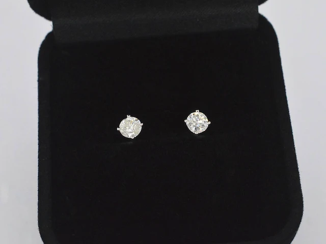 Witgouden diamanten oorbellen van 1.00 carat - afbeelding 7 van  8