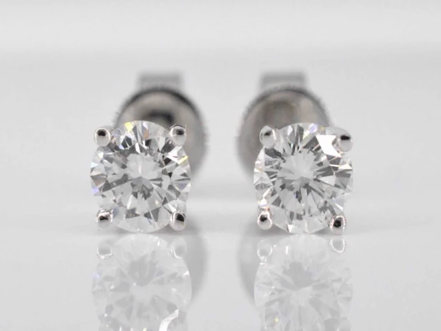 Witgouden diamanten oorbellen van 1.00 carat - afbeelding 1 van  5