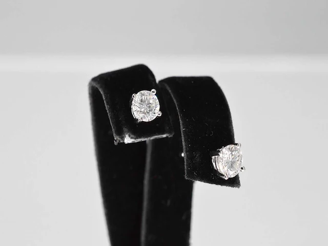 Witgouden diamanten oorbellen van 1.00 carat - afbeelding 5 van  5
