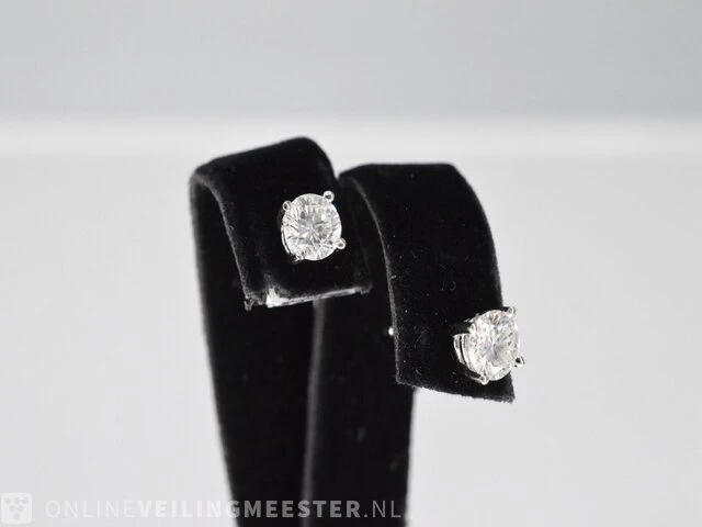 Witgouden diamanten oorbellen van 1.00 carat - afbeelding 4 van  4