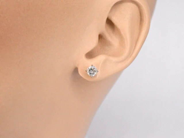 Witgouden diamanten oorbellen van 1.00 carat - afbeelding 2 van  7