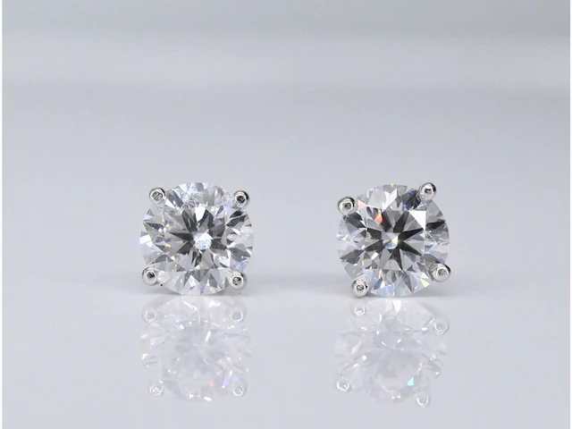 Witgouden diamanten oorbellen van 1.00 carat - afbeelding 1 van  8