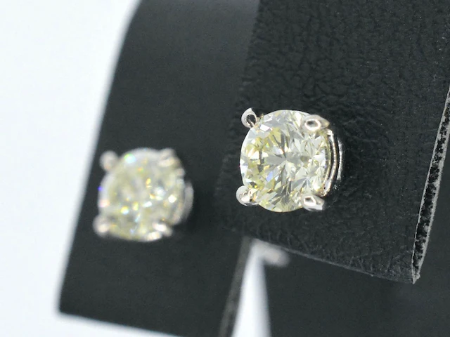 Witgouden diamanten oorbellen van 1.00 carat - afbeelding 4 van  10