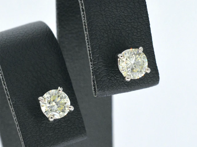 Witgouden diamanten oorbellen van 1.00 carat - afbeelding 5 van  10