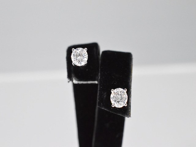 Witgouden diamanten oorbellen van 1.04 carat - afbeelding 3 van  6