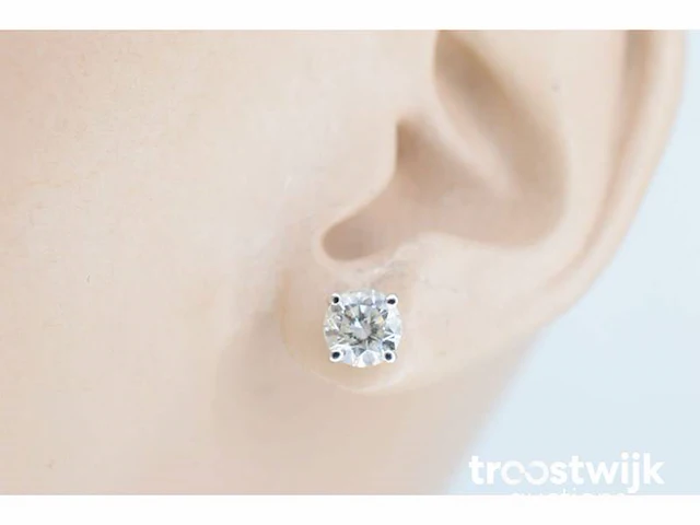 Witgouden diamanten oorbellen van 1.05 carat - afbeelding 2 van  6